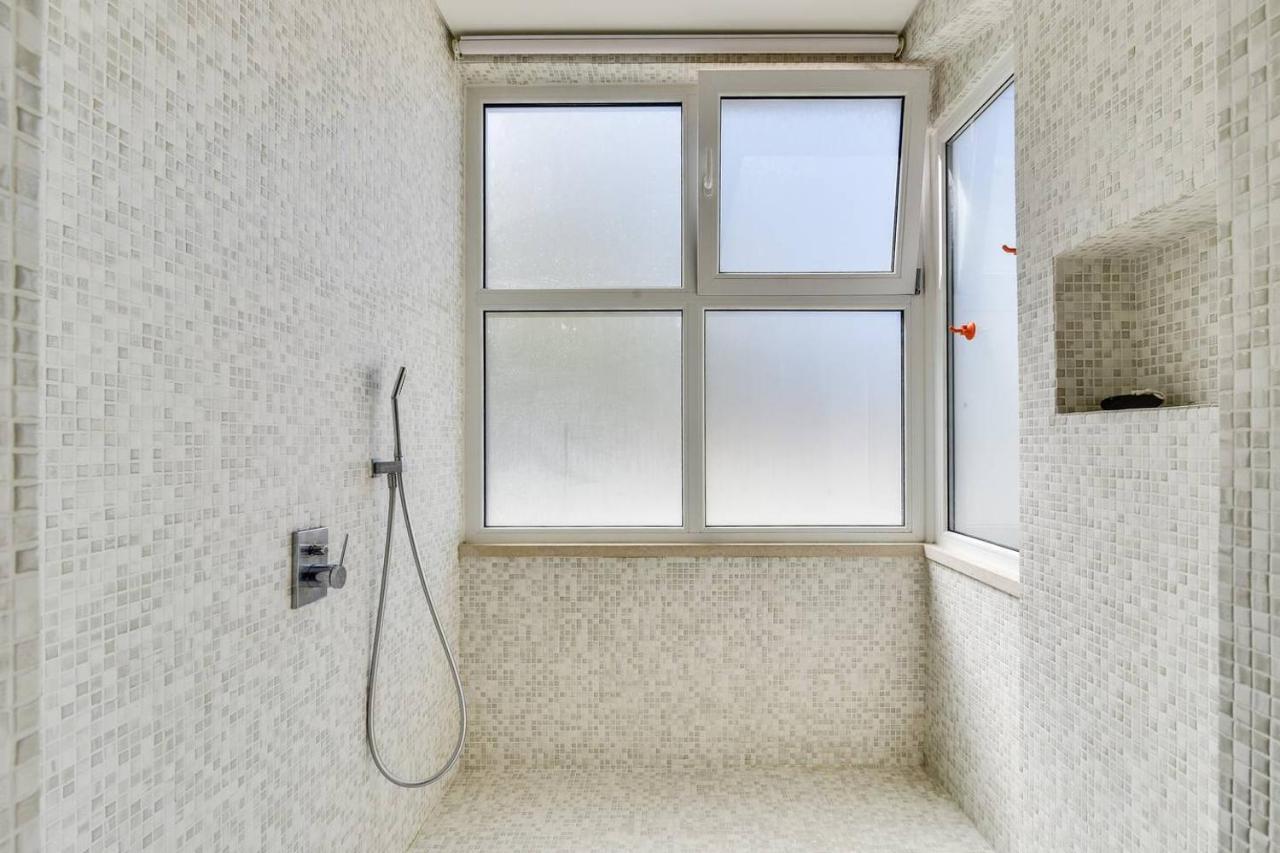 Charming 2 Bedroom At Restelo Appartement Lisboa